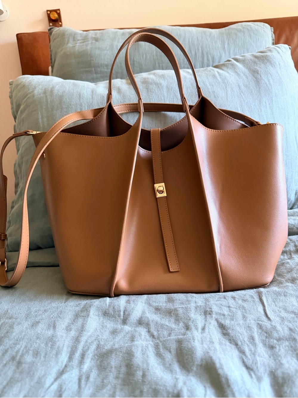 Melee Bianco Malia Recycled Vegan Leather Tote Bag with Adjustable Strap